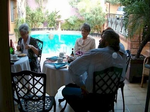 Hotel Pension Etambi Windhoek Eksteriør bilde